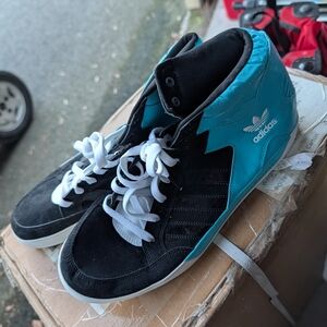 Adidas Originals Hard Court Hi-Top sneakers. 